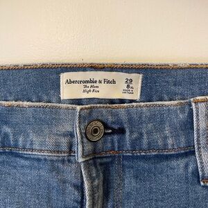 Abercrombie & Fitch The Mom High Rise Jeans EXTRA LONG